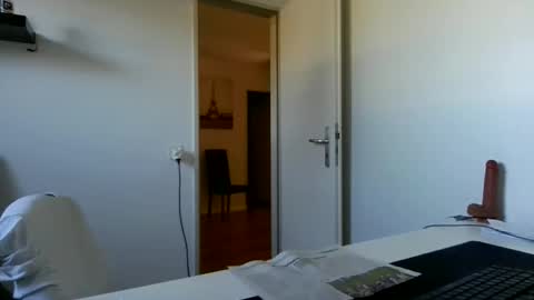 Snapshot of alphah_hunk chatting on April 2026 02:25:01 PM alphah_hunk online show from April 2026 02:25:01 PM