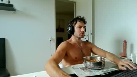 Snapshot of alphah_hunk chatting on April 2026 10:19:01 AM alphah_hunk online show from April 2026 10:19:01 AM