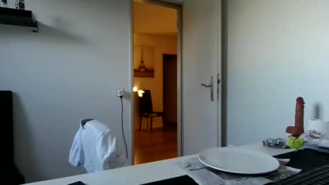 Snapshot of alphah_hunk chatting on April 2026 05:41:01 PM alphah_hunk online show from April 2026 05:41:01 PM