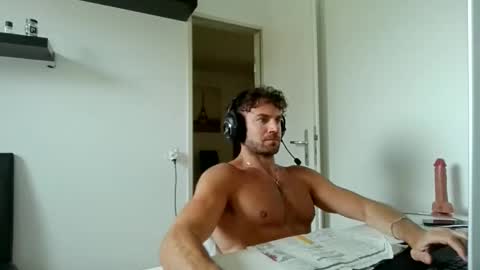 Snapshot of alphah_hunk chatting on May 2026 11:04:02 AM alphah_hunk online show from May 2026 11:04:02 AM