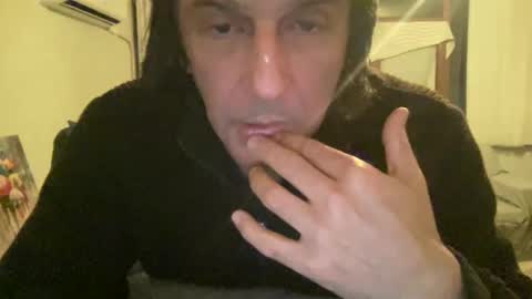 Snapshot of alphandre chatting on February 2025 06:48:02 PM AlphAndre online show from February 2025 06:48:02 PM