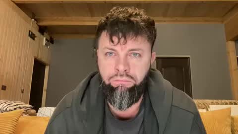 Jhonny online show from December 2025 04:10:01 AM