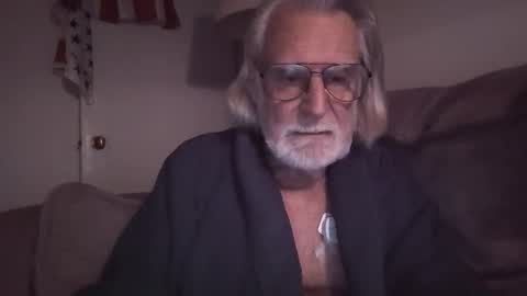 AlphaUniform online show from December 2025 12:44:02 PM