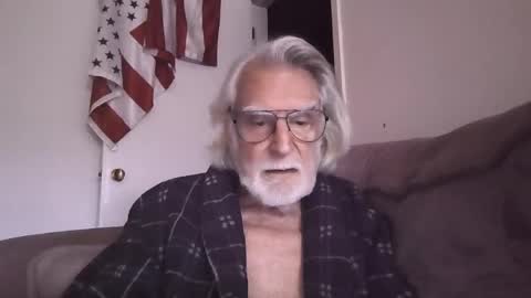 Snapshot of alphauniform chatting on May 2026 02:44:02 PM AlphaUniform online show from May 2026 02:44:02 PM