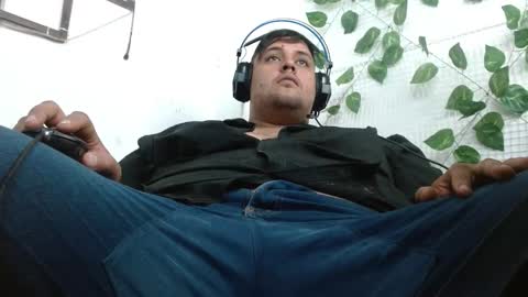 Jhosep online show from November 2025 01:33:01 PM