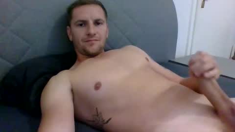 aluke95 online show from October 2025 08:34:02 AM