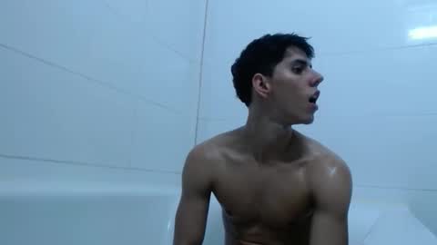 Snapshot of alvarodancer chatting on November 2025 10:26:01 AM alvarodancer online show from November 2025 10:26:01 AM