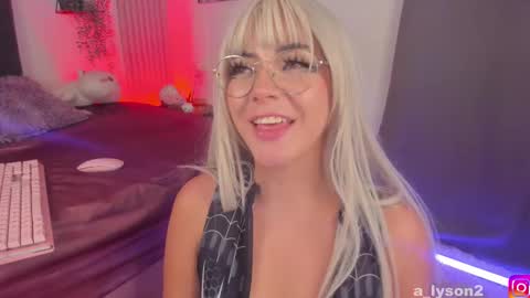 Im back 3 follow me on instagram  na misuan online show from February 2025 01:44:01 PM