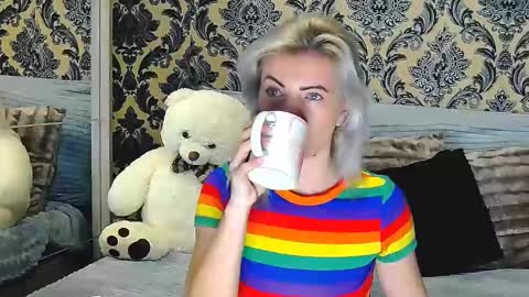 Snapshot of alyblonde chatting on March 2025 08:23:02 AM aly online show from March 2025 08:23:02 AM