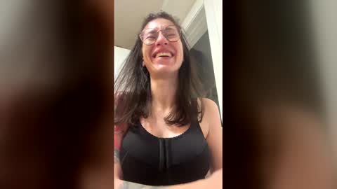 Snapshot of alyonaqueen_ chatting on January 2026 04:44:01 PM Alyona online show from January 2026 04:44:01 PM