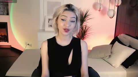 Alysia online show from October 2025 02:40:02 PM