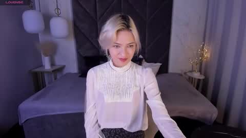 Alysia online show from October 2025 02:41:01 PM