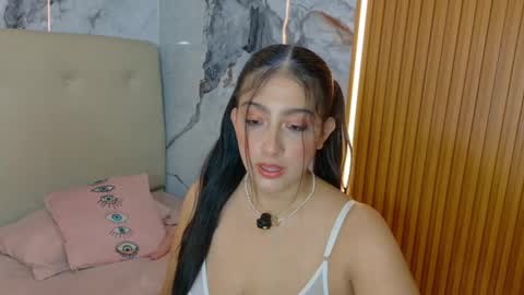  ALYSSA   online show from April 2026 07:01:01 PM