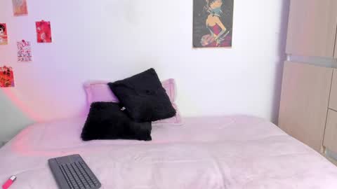 Snapshot of alyxroses chatting on March 2025 10:15:02 PM    online show from March 2025 10:15:02 PM