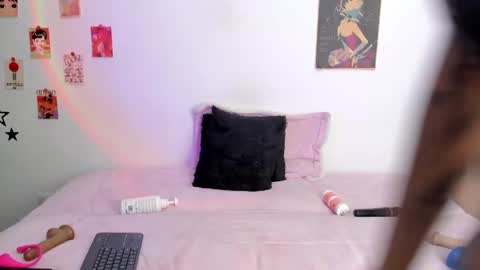 Snapshot of alyxroses chatting on March 2025 01:28:01 AM    online show from March 2025 01:28:01 AM