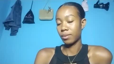 Snapshot of amah17 chatting on January 2025 07:24:01 PM Amah online show from January 2025 07:24:01 PM