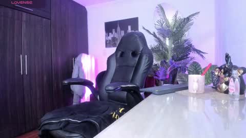 anny online show from March 2025 08:33:02 AM