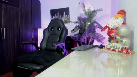 anny online show from December 2025 02:06:02 AM