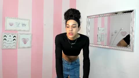 Snapshot of amaia_monroe chatting on June 2026 02:03:01 AM amaia_monroe online show from June 2026 02:03:01 AM
