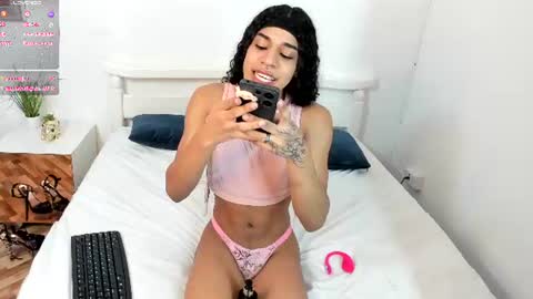 Snapshot of amaia_monroe chatting on June 2026 04:31:01 AM amaia_monroe online show from June 2026 04:31:01 AM