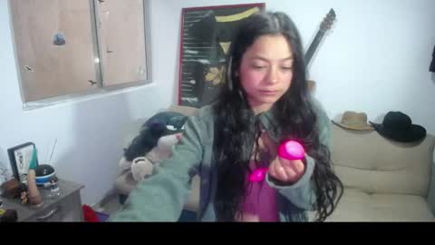 Snapshot of amaia_t chatting on May 2026 12:33:02 PM Amaia online show from May 2026 12:33:02 PM