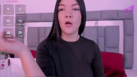 Amaia  online show from September 2025 07:03:02 PM