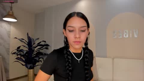 Amalia cruss online show from December 2025 07:53:02 PM