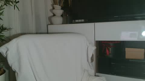 Snapshot of amanda0803 chatting on July 2026 08:50:02 AM Angel or Demon online show from July 2026 08:50:02 AM