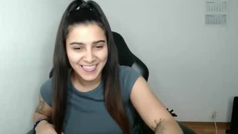 Snapshot of amanda5star chatting on January 2026 05:06:01 PM The queen of the biceps online show from January 2026 05:06:01 PM