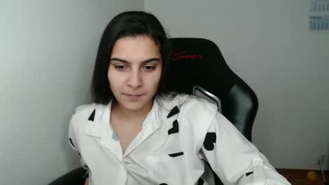 Snapshot of amanda5star chatting on January 2026 05:12:02 AM The queen of the biceps online show from January 2026 05:12:02 AM