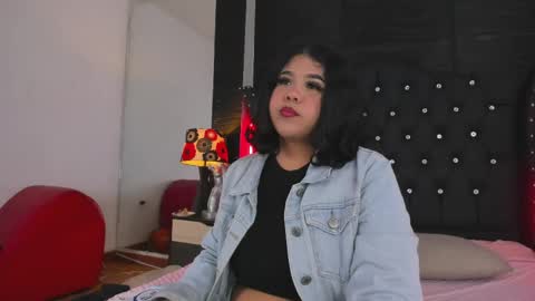 Amanda Moore online show from April 2026 04:40:01 AM