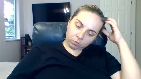 Snapshot of amandainbloom chatting on September 2025 11:32:02 PM Amanda online show from September 2025 11:32:02 PM