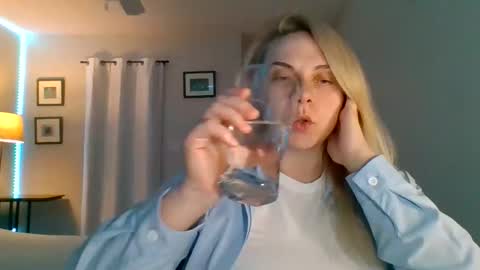 Amanda online show from November 2025 07:51:01 AM