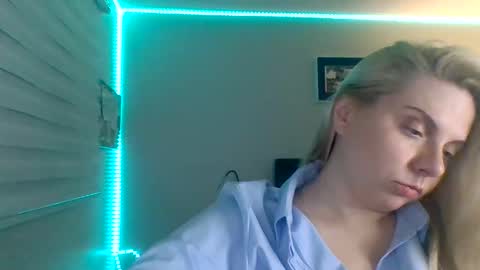 Amanda online show from November 2025 08:59:02 AM