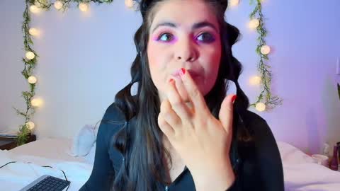 Amara Vega  online show from April 2026 08:19:01 AM