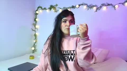 Amara Vega  online show from April 2026 02:44:01 AM