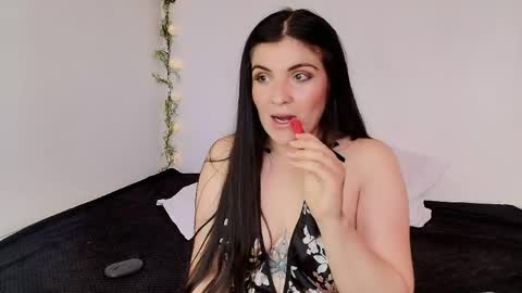 Snapshot of amara_vega chatting on May 2026 03:06:01 PM Amara Vega online show from May 2026 03:06:01 PM