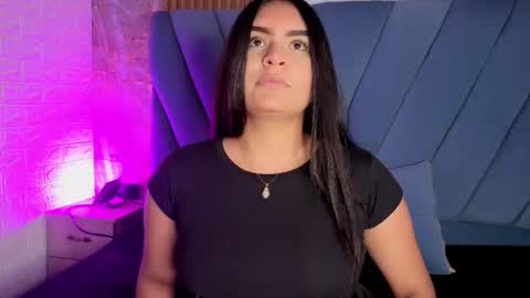 amarahanks_ online show from November 2025 06:02:01 PM