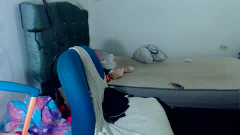 Amara Julia online show from December 2025 08:48:01 PM