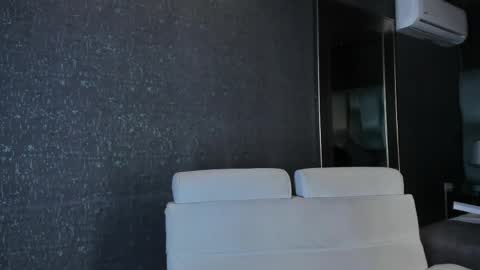 Emily online show from April 2026 09:21:01 AM