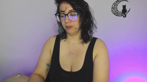 Snapshot of amaryllis_vizcaya chatting on February 2025 03:19:01 AM Katt online show from February 2025 03:19:01 AM
