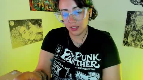 Snapshot of amaryllis_vizcaya chatting on September 2025 10:33:02 PM Katt online show from September 2025 10:33:02 PM