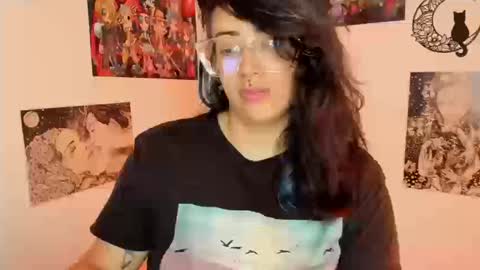 Snapshot of amaryllis_vizcaya chatting on October 2025 11:27:02 PM Katt online show from October 2025 11:27:02 PM