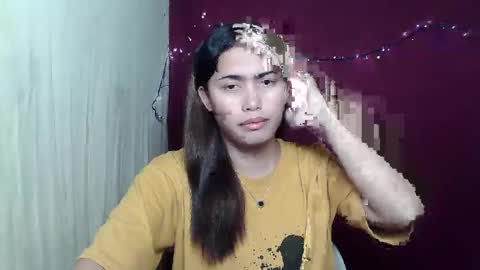 YELLA online show from November 2025 11:31:02 AM