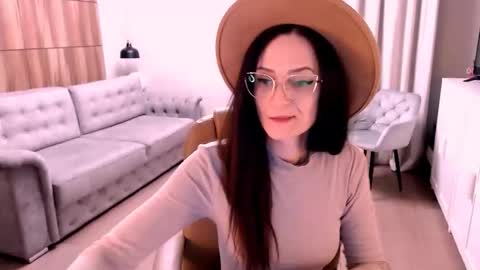 Izza online show from November 2025 12:52:01 PM