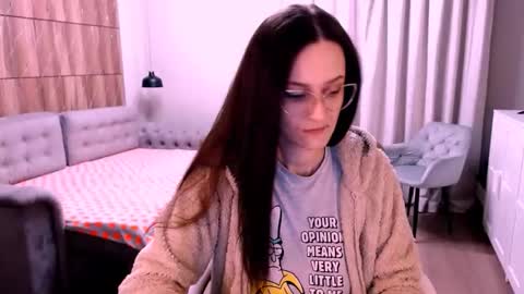 Snapshot of amazingeyes89 chatting on February 2026 08:18:02 AM Izza online show from February 2026 08:18:02 AM