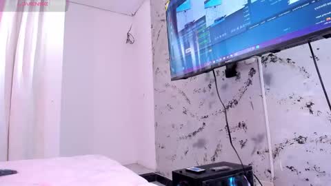 Sara  online show from October 2025 12:03:01 PM