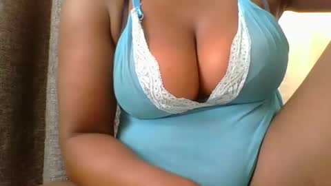 Snapshot of ambar_jasiri chatting on January 2025 12:54:01 PM Mia online show from January 2025 12:54:01 PM