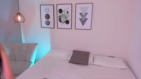 ambarevans_ online show from September 2025 11:26:01 AM