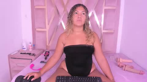 Snapshot of ambarglowasm chatting on June 2026 10:27:02 PM Ambar online show from June 2026 10:27:02 PM